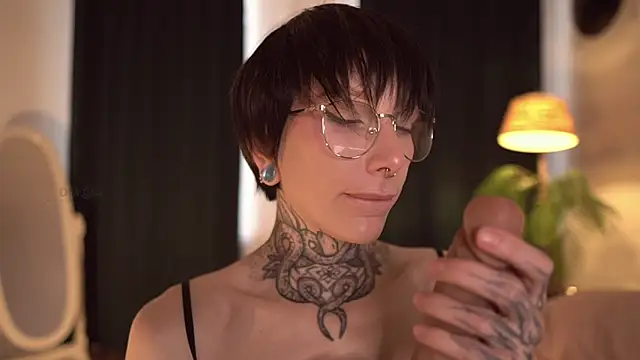 Snapshot of ifuckingtoy_ chatting on September 20, 11:44 am ifuckingtoy online show from September 20, 11:44 am