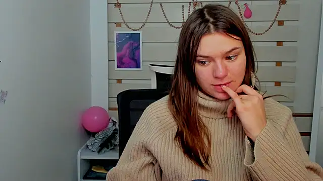 Josephine Kiss online show from February 12, 7:35 pm