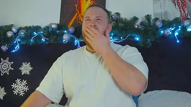 Snapshot of RoddyStill chatting on December 17, 2:11 pm RoddyStill online show from December 17, 2:11 pm