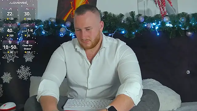 Snapshot of RoddyStill chatting on December 19, 8:13 am RoddyStill online show from December 19, 8:13 am