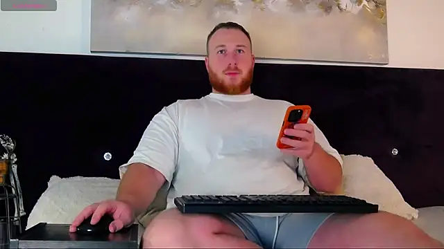 Snapshot of RoddyStill chatting on December 4, 5:28 am RoddyStill online show from December 4, 5:28 am