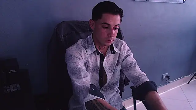 Snapshot of Erick_Wall chatting on January 19, 6:10 pm Erick Wall online show from January 19, 6:10 pm