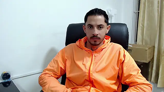 Snapshot of Erick_Wall chatting on November 13, 4:11 am Erick Wall online show from November 13, 4:11 am