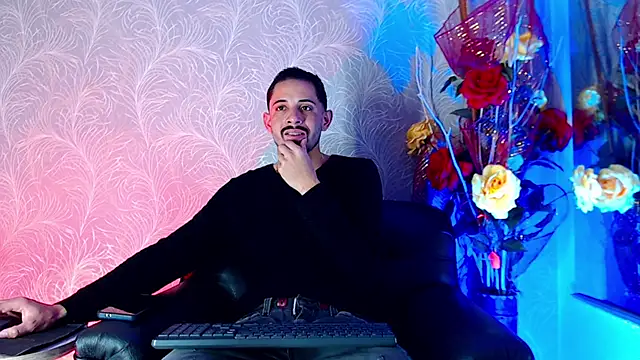 Snapshot of Erick_Wall chatting on January 13, 2:39 am Erick Wall online show from January 13, 2:39 am