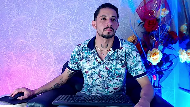 Snapshot of Erick_Wall chatting on January 17, 3:00 am Erick Wall online show from January 17, 3:00 am