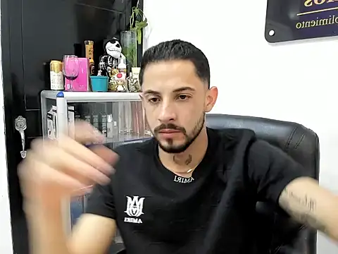 Snapshot of Erick_Wall chatting on March 4, 10:16 pm Erick Wall online show from March 4, 10:16 pm