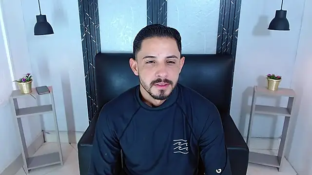Snapshot of Erick_Wall chatting on July 16, 2:17 am Erick Wall online show from July 16, 2:17 am