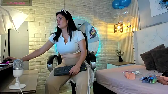 sussy  stone online show from June 13, 11:52 am