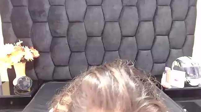 Snapshot of SaraThomso chatting on January 26, 3:06 am SaraThomso online show from January 26, 3:06 am