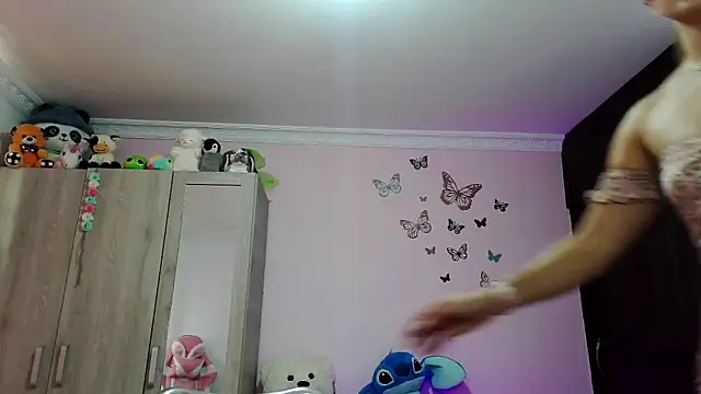 caroline jonson online show from February 13, 5:54 pm