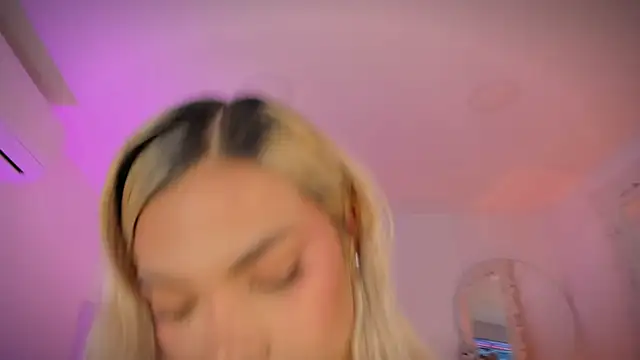 Shelynna azzul online show from February 27, 8:20 pm