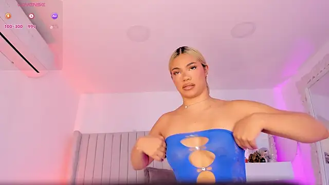 Shelynna azzul online show from May 17, 11:28 am