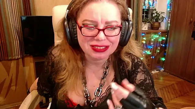 Snapshot of Miss_Tress chatting on March 13, 10:16 pm Miss Tress online show from March 13, 10:16 pm