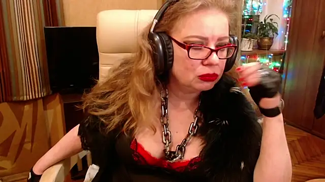 Miss Tress online show from May 3, 8:59 pm