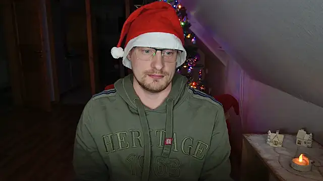 Snapshot of Relsxboy chatting on December 19, 5:08 pm Relsxboy online show from December 19, 5:08 pm