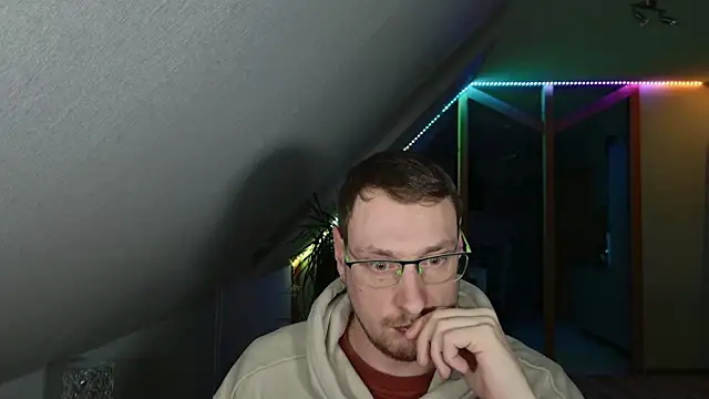 Snapshot of Relsxboy chatting on March 4, 9:54 pm Relsxboy online show from March 4, 9:54 pm