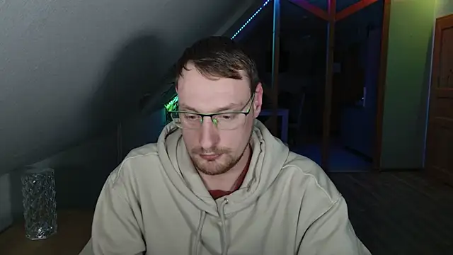 Snapshot of Relsxboy chatting on March 5, 9:48 pm Relsxboy online show from March 5, 9:48 pm