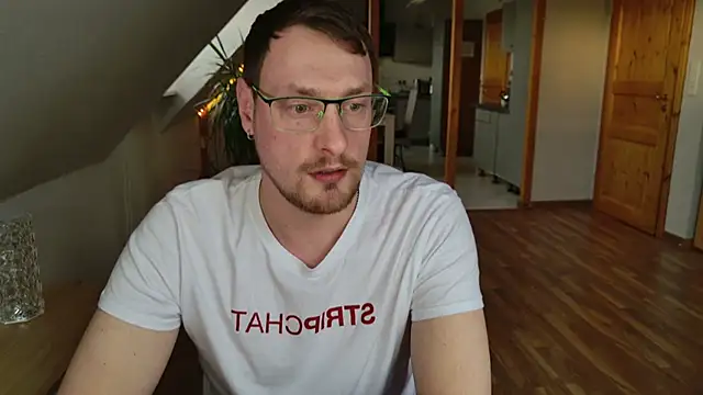 Snapshot of Relsxboy chatting on March 14, 5:02 pm Relsxboy online show from March 14, 5:02 pm