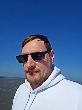 Snapshot of Relsxboy chatting on March 21, 12:06 pm Relsxboy online show from March 21, 12:06 pm