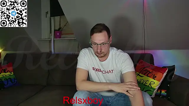 Snapshot of Relsxboy chatting on October 3, 8:50 pm Relsxboy online show from October 3, 8:50 pm