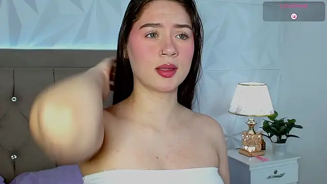 Snapshot of Gwen_drew chatting on May 15, 1:07 pm Gwen drew online show from May 15, 1:07 pm