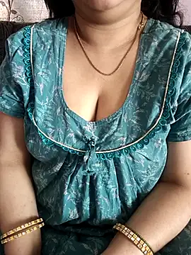 cuteyqueen online show from February 17, 6:10 am