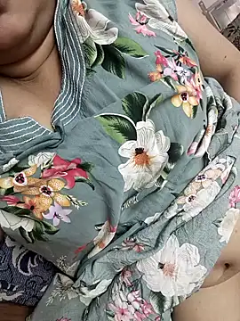 cuteyqueen online show from March 1, 10:06 am