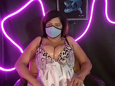 Addy Xl online show from February 12, 8:40 pm