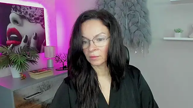 HelenLuxx online show from January 30, 6:46 am