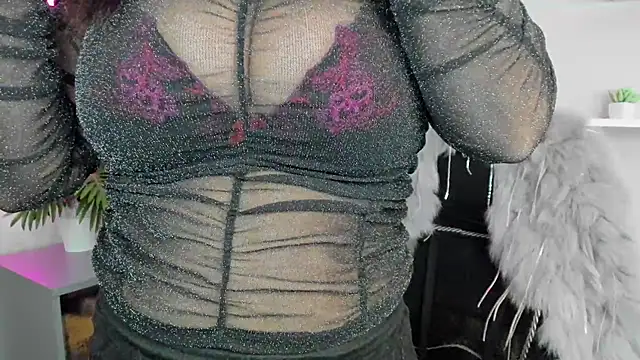 HelenLuxx online show from February 12, 9:42 am