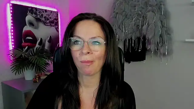 HelenLuxx online show from March 12, 10:16 am