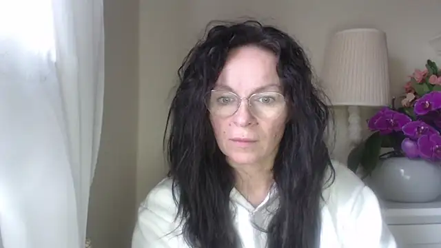 HelenLuxx online show from October 21, 6:14 am