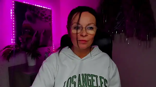 HelenLuxx online show from November 22, 7:57 pm