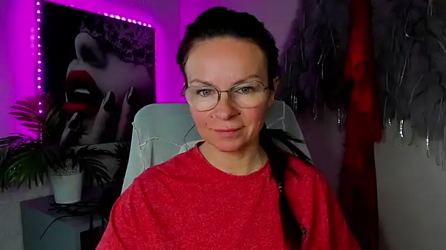 HelenLuxx online show from May 2, 6:29 am