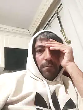 Snapshot of Muratcanik44 chatting on March 8, 11:41 pm Muratcanik44 online show from March 8, 11:41 pm