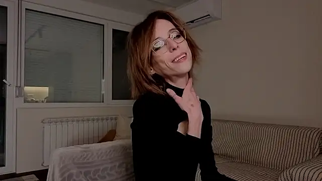 amber quell here online show from November 8, 4:18 pm