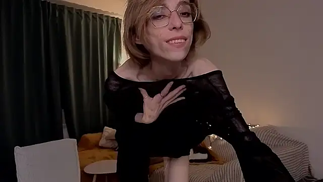 amber quell here online show from February 12, 5:41 pm