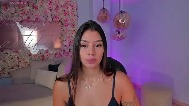 AllyJensen online show from November 18, 10:31 am