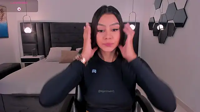 AllyJensen online show from May 12, 10:34 am