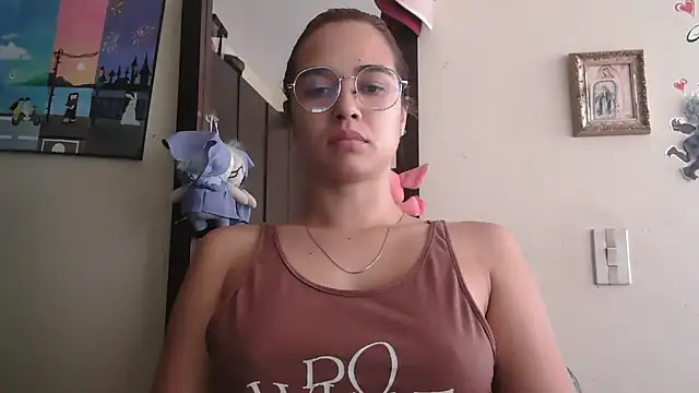 Snapshot of trianabell chatting on May 10, 4:56 pm trianabell online show from May 10, 4:56 pm