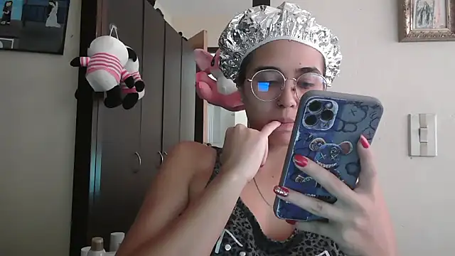 Snapshot of trianabell chatting on May 28, 5:21 pm trianabell online show from May 28, 5:21 pm