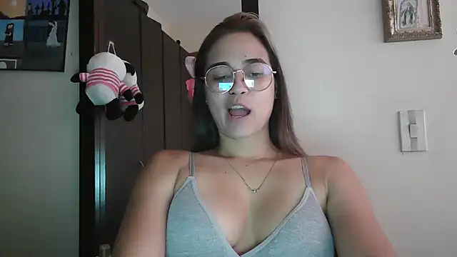 Snapshot of trianabell chatting on May 29, 4:16 pm trianabell online show from May 29, 4:16 pm