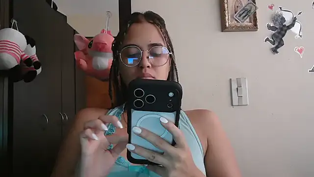 Snapshot of trianabell chatting on June 17, 3:02 pm trianabell online show from June 17, 3:02 pm