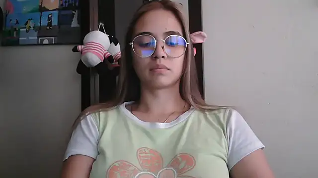 Snapshot of trianabell chatting on June 25, 4:44 pm trianabell online show from June 25, 4:44 pm