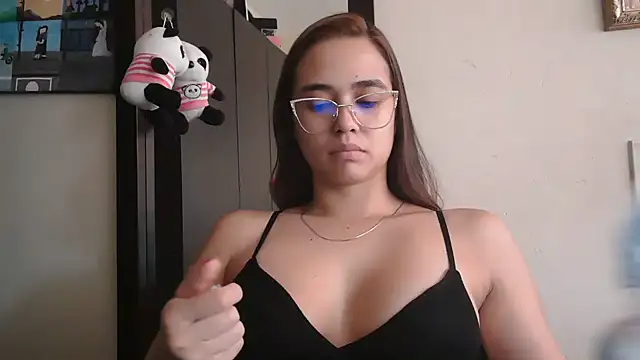 Snapshot of trianabell chatting on July 3, 4:57 pm trianabell online show from July 3, 4:57 pm