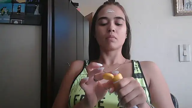 Snapshot of trianabell chatting on July 6, 5:26 pm trianabell online show from July 6, 5:26 pm