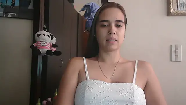 Snapshot of trianabell chatting on July 14, 4:45 pm trianabell online show from July 14, 4:45 pm