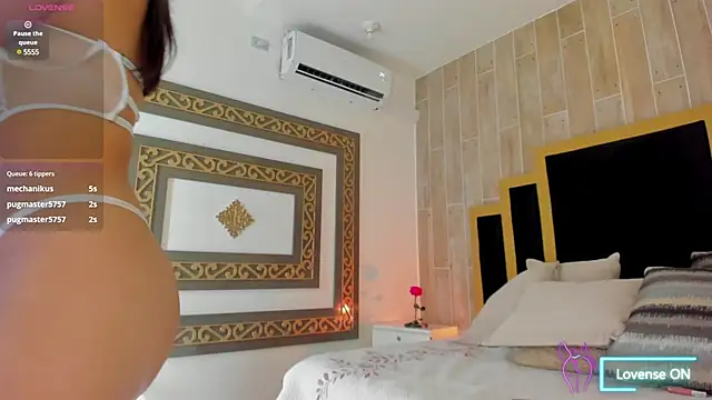 Snapshot of TamyHoney chatting on February 2, 9:45 pm TamyHoney online show from February 2, 9:45 pm