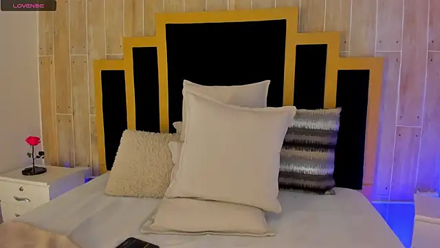 Snapshot of TamyHoney chatting on February 13, 2:12 am TamyHoney online show from February 13, 2:12 am