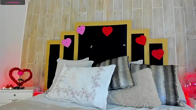 Snapshot of TamyHoney chatting on February 14, 11:09 pm TamyHoney online show from February 14, 11:09 pm